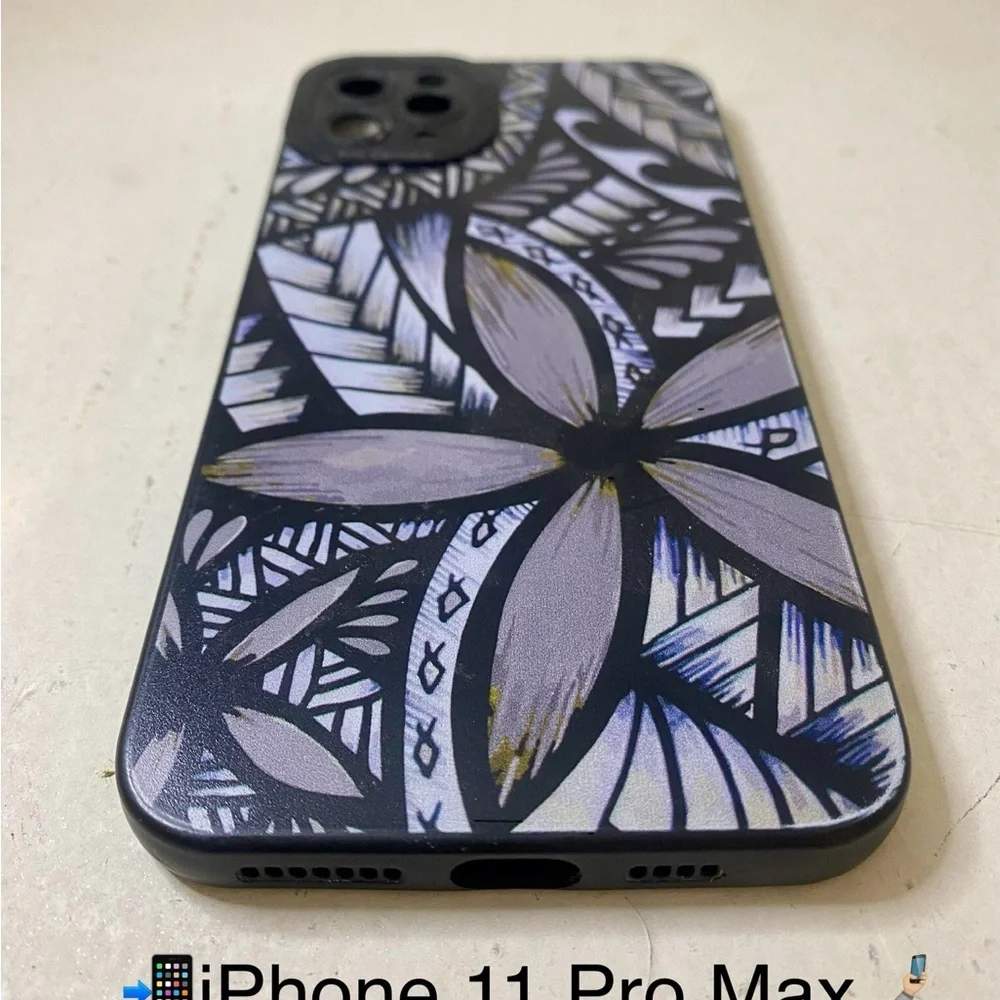 Black and White Floral Leaf Phone Cover